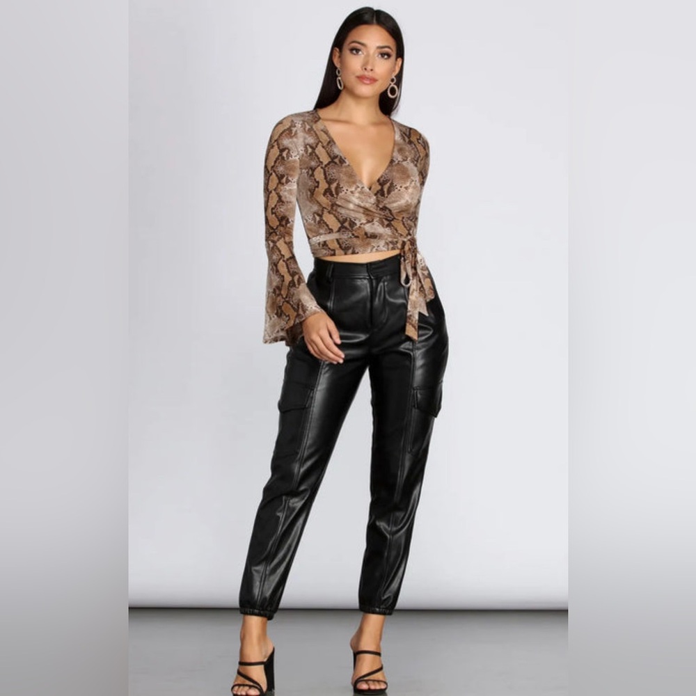 Windsor Snake Print Wrap top NWT size Large